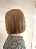 ブリーチ無し　ミルキーベージュ　切り放しボブ