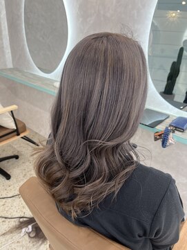 イルバイアトモス(ilu by Atmos) グレーカラー