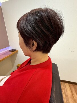 サロンド ユー 佐賀店 前下がりショート（プレミアムグレーカラー）