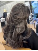 秋冬オススメのココアグレージュ×バタフライレイヤーカット◎