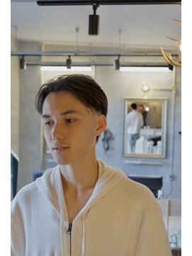 メゾンノワンド(Maison NOWAND) センターパート/テーパーフェード