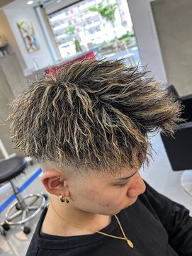 ダズルヘアラッシュ(DAZZLE hair RUSH) 金メッシュ×束感ツイスト