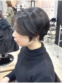 大人女性　ハンサムショート