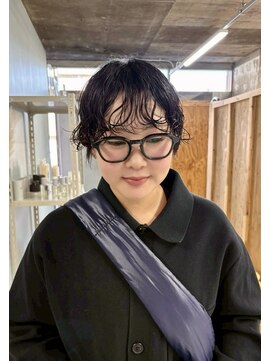 イン(in.) ショートパーマ/に合わせショート