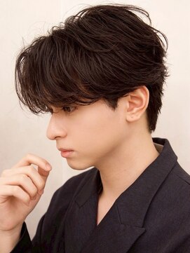 ルーシー 名古屋栄(LUCEY) センターパートニュアンスパーマフェザーパーマ波巻きパーマ