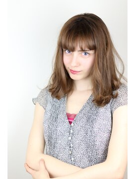 リベルト (Ribelt) ミディアム×外ハネ