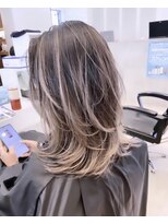 モアナ バイ ヘッドライト 沖縄豊見城店(Moana by HEADLIGHT)&nbsp;Moana【豊見城】#ミディアムレイヤー#白髪ぼかしハイライト