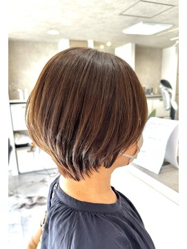 ホワイトストーン WHITE STONE 熊本　丸みショートカット　大人ショート　30代40代ヘアスタイル