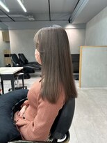 ルネ 北千住(Renee)&nbsp;グレーベージュ_ストレートヘア_くすみベージュ