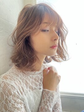 ファムバイアヴァンス(Femme by AVANCE.) 透け感カラー、ゆるふわカットスタイル