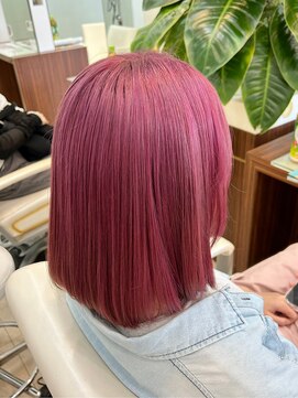 ヘアーアンドエステ ハラダ 滝ノ水店(Hair&Esthe Harada) チェリーピンク/切りっぱなしボブ