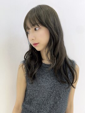 シーン(scene) 赤みを消したい方におすすめ　透明感　柔らかOlive beige color