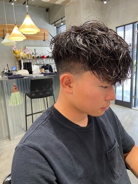 エフエム 明大前(FM) バーバー ツーブロック/刈り上げ/ツイスパ/ビジネス/かきあげ