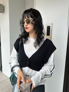 ホロ(hollo) ロングウルフパーマウェーブミディアムレイヤーパーマ