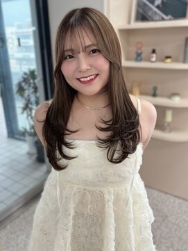 イロウ 天神大名店(IROW) ベージュ 顔周りカット レイヤーカット ブリーチ【天神大名】