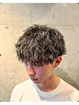 サロンリベルテ(salon Liberte) 爽やか質感◎軽めレイヤーのメンズショート×波巻きスパイラル