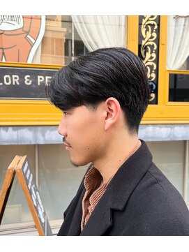 スピークイージー サルーン ビューティースミス(Speakeasy Saloon Beautysmith) センターパートショート