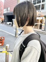 ケンジ 横浜(KENJE) ミニボブ/地下風カラー/オリーブグレージュ/切りっぱなしボブ