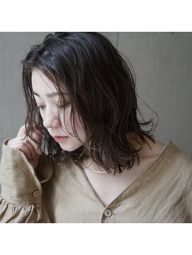 トレイル バイ ローバー(trail by ROVER) 抜け感ウェーブヘア