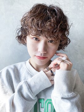 アイティー バイ アルバム 浦和店(IT by ALBUM) ラフパーマショート_グレージュカラーボブウルフ_29180