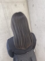 リビンバイアフロート(Livin by afloat)&nbsp;暗髪　透明感カラー　グレーアッシュ　おおたかの森