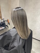 サニー 渋谷(SUNNY)&nbsp;バレイヤージュ、ハイライト、レイヤーロング、グレーベージュ