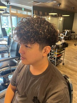 ワンワンオー バーバーショップ 長浜店(@110 BARBER SHOP) ツイストスパイラルパーマ