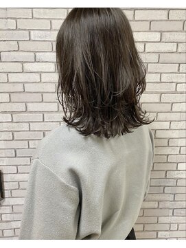 ミスト(MIST) くびれミディ×ダークブラウン×ワンカールスタイル