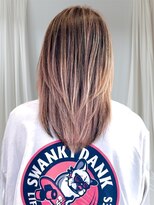 モア(moa)&nbsp;ホワイトピンクベージュバレイヤージュ