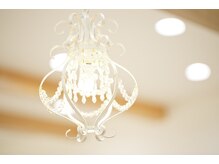 モダ サロンドコワフュール(MODA salon de coiffure)の雰囲気(まるでカフェにいるような、非日常を味わえる店内★)