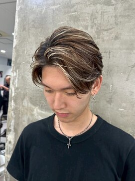 メンズサロン キング 梅田店(Men’s salon K!ng) フェザーショートアップバングセンターパートメンズハイライト