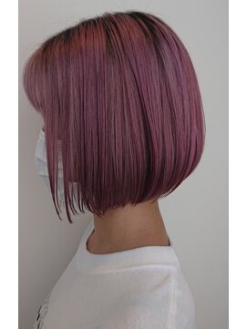 ブリリア(Brillia) ぱっつと前下がり丸みボブ