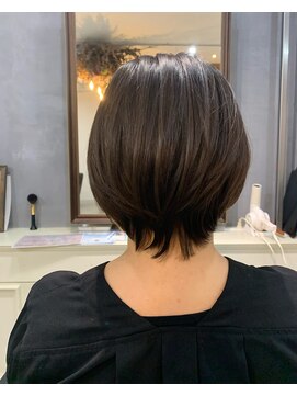 スイート ヘアデザイン(Suite HAIR DESIGN) 小顔見せで大人かわいい☆黒髪インナーカラー×ひし形ショート