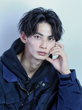 リップス 横浜(LIPPS) アモンツイストセンターパート【ツーブロック刈り上げ】