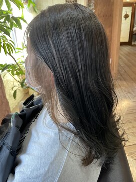 ロッソバイアルター 鎌取(ROSSO by aL-ter) 【ダークアッシュ/モードヘア/フェミニンロング】千葉香奈