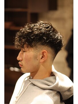 キングスマン トーキョー 国分寺(KINGSMAN TOKYO) アップバング/ツーブロック/スキンフェード[国分寺/国分寺駅]