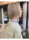 ブリーチワンカラーハイトーンカラーミニボブホワイトベージュ