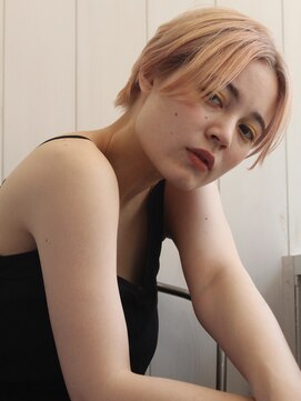 デイ(DAY.) ハンサムショート　ハイトーンカラー　ホワイトピンク