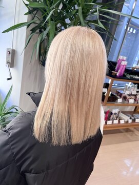 アウラ(AURA) 抜きっぱなしハイトーンミルクティーカラー