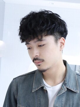 エフエム 渋谷(FM) 束感モテるツーブロックセンターパートニュアンスパーマ