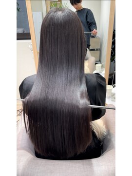 アム 表参道(am) 小顔薄めバンググレージュレイヤーロング前髪パーマ黒髪