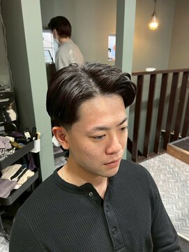 スタンドバーバー 柏(STAND BARBER) 刈り上げセンターパート/波巻きツイストスパイラル/柏
