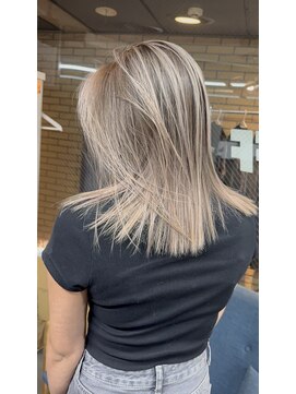 ラフ 難波店(LAFF) バレイヤージュ/シャドウルーツ/ハイライト/レイヤーカット