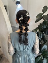 タップ(TAP) ヘアアレンジ/ヘアセット/ツイン編みおろし