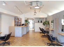 ティエーラ(TIERRA)の雰囲気(気持ちのいい光が差し込む店内です)
