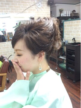 チェレステ(Celeste) やわらか夜会巻き