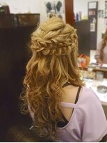 ヘアセットサロンエッジ(Edge)&nbsp;編込みだらけのハーフアップ