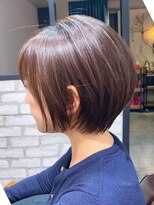 アヴァロン(AVALON)&nbsp;30、40代にオススメ！大人可愛い丸みショートボブ×イルミナ