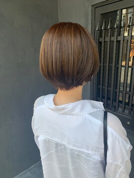 ニュートライズ(NEUTRIZE) 丸みショート×艶ブラウン