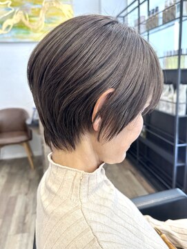 ハーツ(Heart's) 白髪ぼかしハイライト/大人ショート/似合わせカット